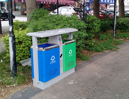 為民務(wù)實(shí) 駐馬店開發(fā)區(qū)換增200余個(gè)果皮箱改善街道環(huán)境